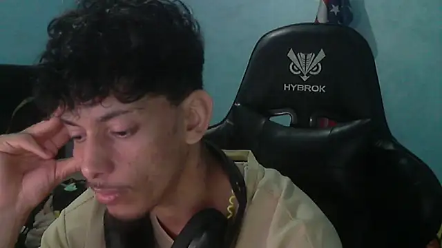 Snapshot of Dark_DesireX chatting on April 29, 2026, 2:32 pm Dark DesireX online show from April 29, 2026, 2:32 pm