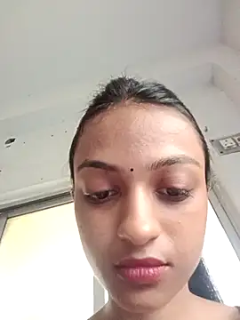 Your-Kitkat online show from September 15, 2025, 8:25 am