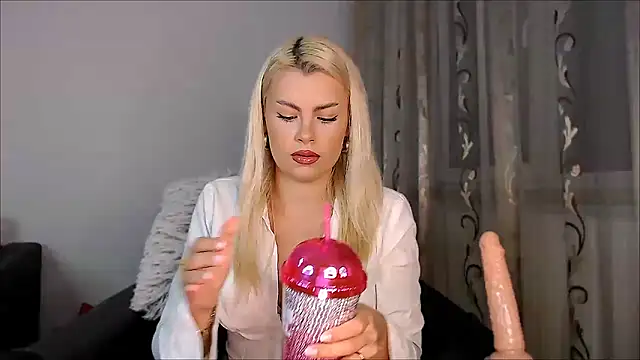 BonieBonita online show from November 17, 2025, 1:11 am