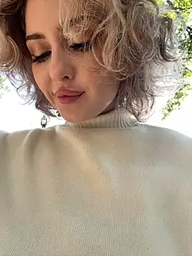 KellyKeler online show from September 21, 2025, 11:56 am