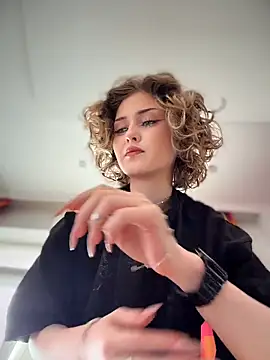 KellyKeler online show from March 28, 2026, 10:15 am