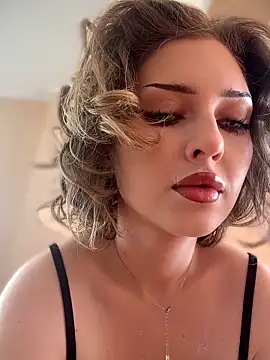 KellyKeler online show from April 20, 2026, 10:29 am