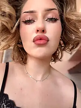 KellyKeler online show from April 23, 2026, 11:09 am