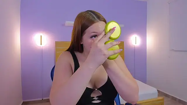 kitty sweeety  online show from April 22, 2026, 7:37 pm