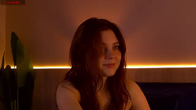 Nora  Ray online show from September 26, 2025, 11:31 pm