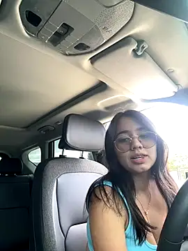 Michelle Zoe online show from September 21, 2025, 8:21 pm