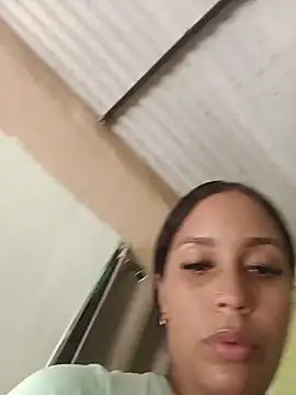 Fernanda30 online show from May 31, 2026, 7:48 pm