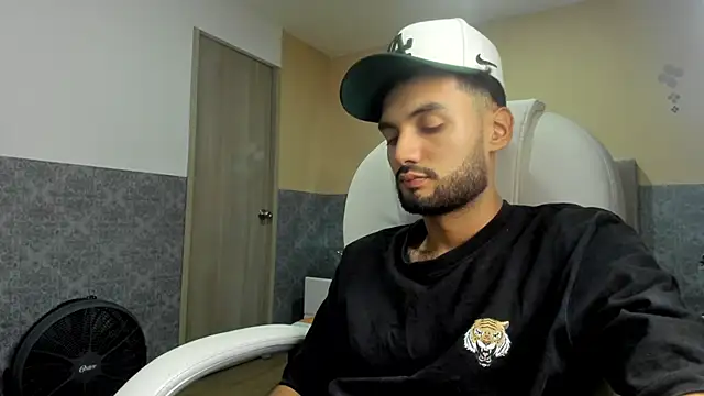 Ryan Jackson  online show from September 23, 2025, 12:13 am