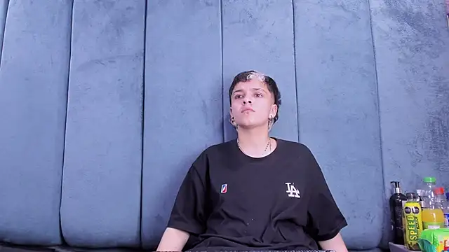 Megan Thompson  online show from April 22, 2026, 2:47 am