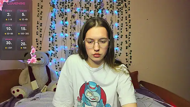 ShalinaMontana online show from December 2, 2025, 4:35 pm