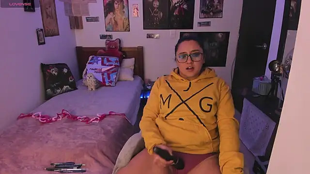 Cherry blush  online show from February 9, 2026, 5:17 pm