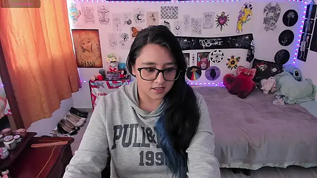 Cherry blush  online show from April 3, 2026, 9:13 pm