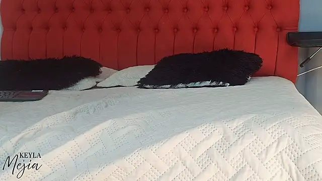 keyla mejia online show from February 11, 2026, 11:59 am