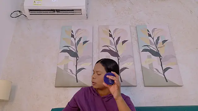 keyla mejia online show from April 7, 2026, 12:16 pm