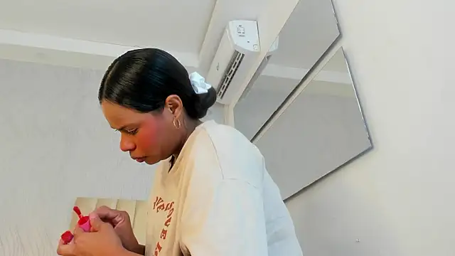 keyla mejia online show from April 20, 2026, 12:19 pm