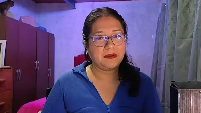 scarlett widow  online show from April 24, 2026, 4:04 am