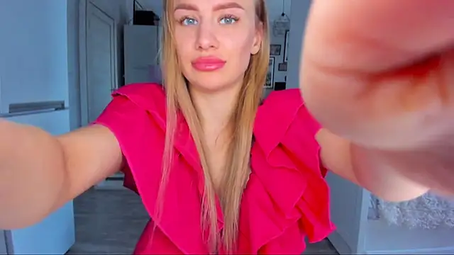 MashaFromRussia   online show from October 19, 2025, 8:48 am