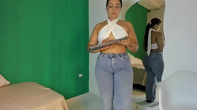 tamara lovv online show from November 8, 2025, 12:16 pm