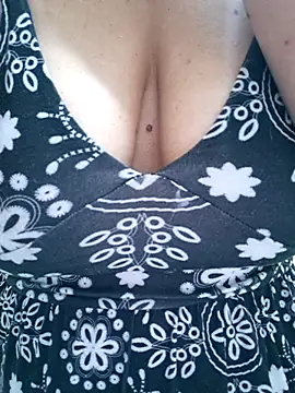 SweettyNaugthy online show from November 28, 2025, 7:33 am