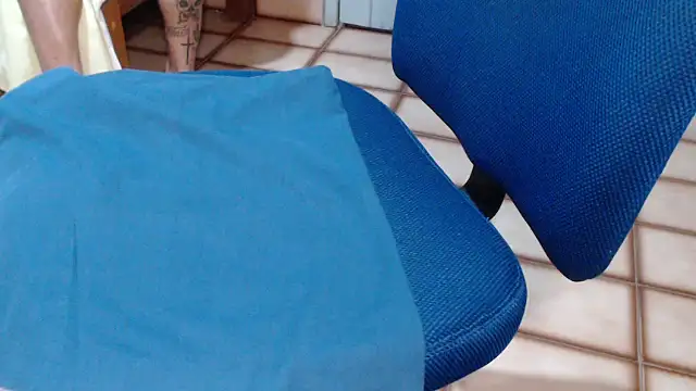 Stronggsexy online show from December 17, 2025, 10:27 pm