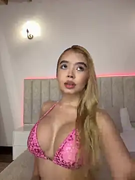 Mia Roswell online show from June 26, 2026, 12:37 am