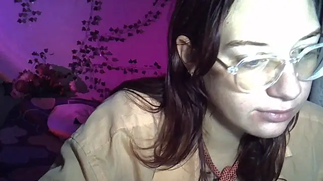 Lily Ember online show from October 15, 2025, 6:08 pm