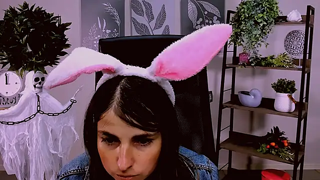 MartaEdams online show from October 28, 2025, 6:17 am