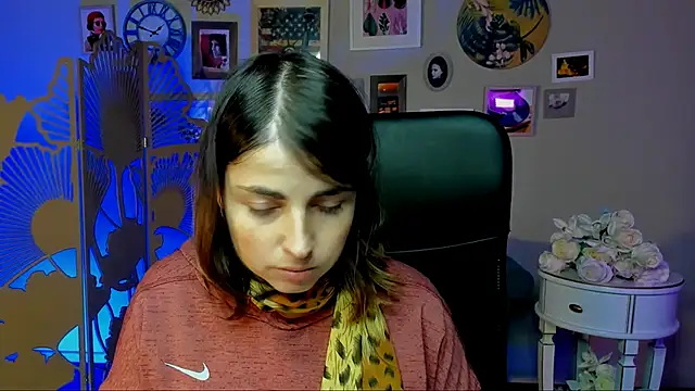 MartaEdams online show from November 24, 2025, 6:13 am