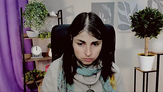 MartaEdams online show from March 17, 2026, 6:28 am