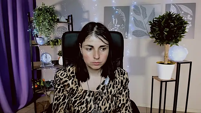 MartaEdams online show from April 1, 2026, 1:41 pm