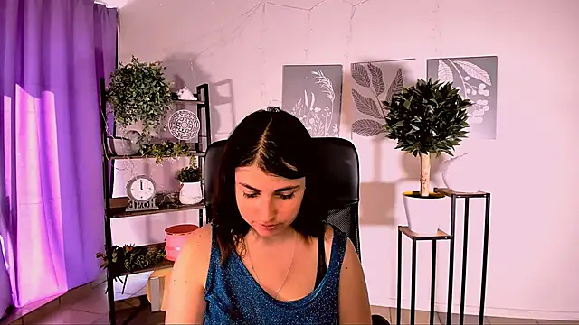 Snapshot of MartaEdams chatting on June 11, 2026, 5:05 am MartaEdams online show from June 11, 2026, 5:05 am