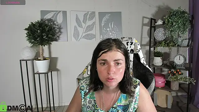 Snapshot of MartaEdams chatting on July 4, 2026, 5:46 am MartaEdams online show from July 4, 2026, 5:46 am