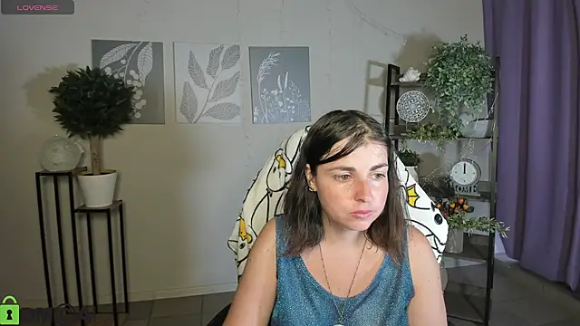 Snapshot of MartaEdams chatting on July 16, 2026, 5:13 am MartaEdams online show from July 16, 2026, 5:13 am