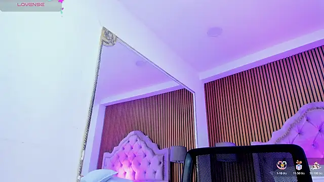 SelenaStonne online show from November 11, 2025, 7:58 pm