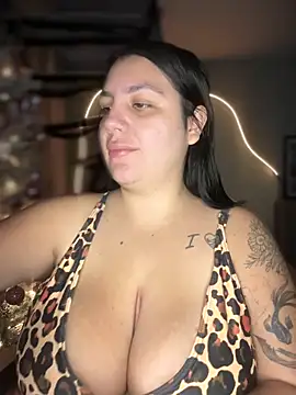 victoria amatista  online show from December 22, 2025, 7:05 am