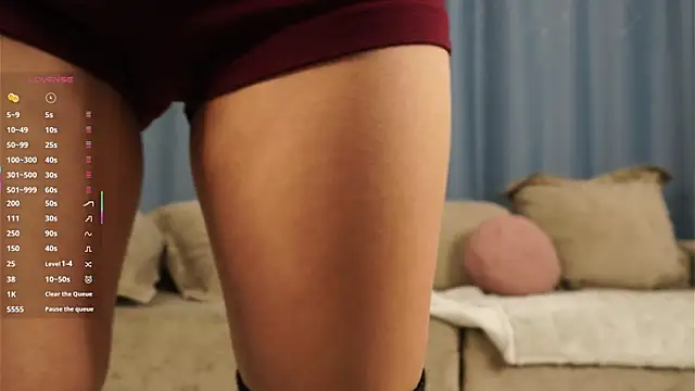 TaiteFairfield online show from October 26, 2025, 7:25 am