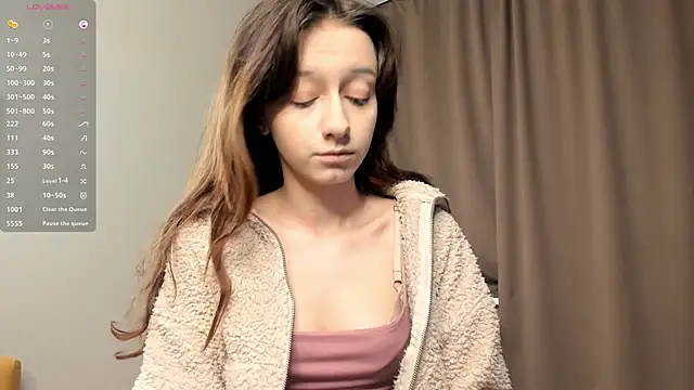 TaiteFairfield online show from December 20, 2025, 9:27 am