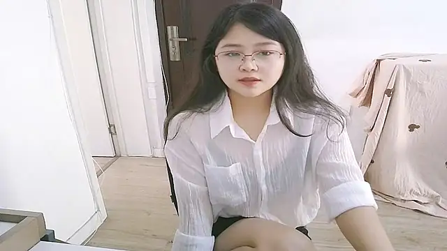 98bunny online show from October 13, 2025, 2:44 am