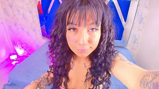 Snapshot of Soleil_66 chatting on December 18, 2025, 3:56 am Soleil 66 online show from December 18, 2025, 3:56 am