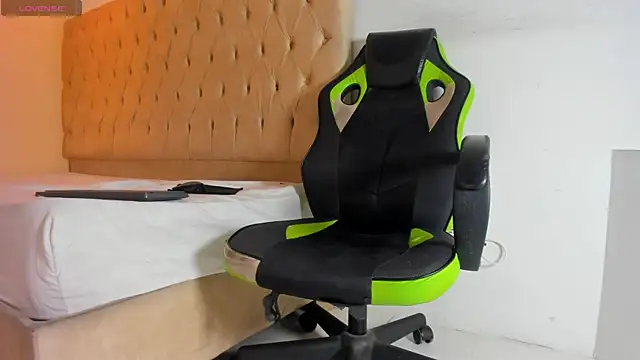 Darkknightx01 online show from September 9, 2025, 12:43 am