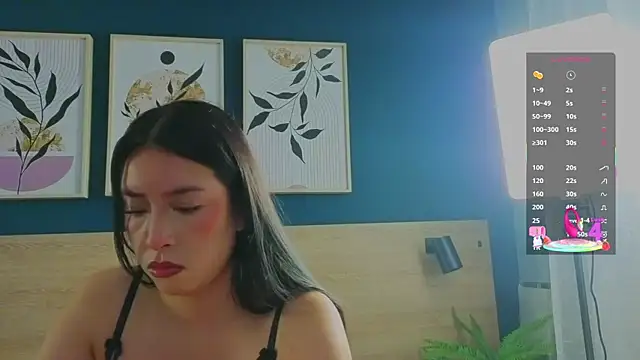 SarahMiler  online show from October 2, 2025, 12:23 pm