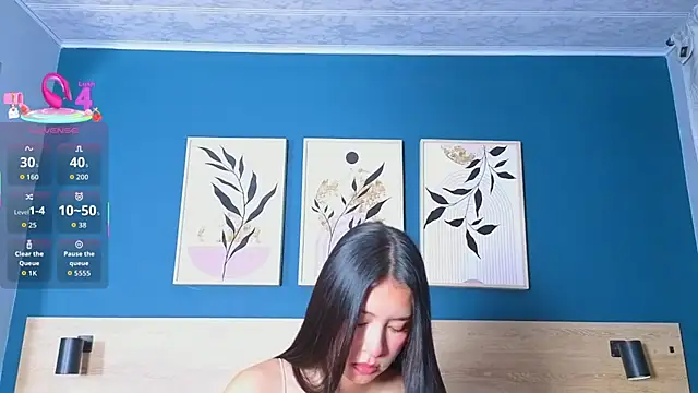 SarahMiler  online show from November 11, 2025, 7:47 pm