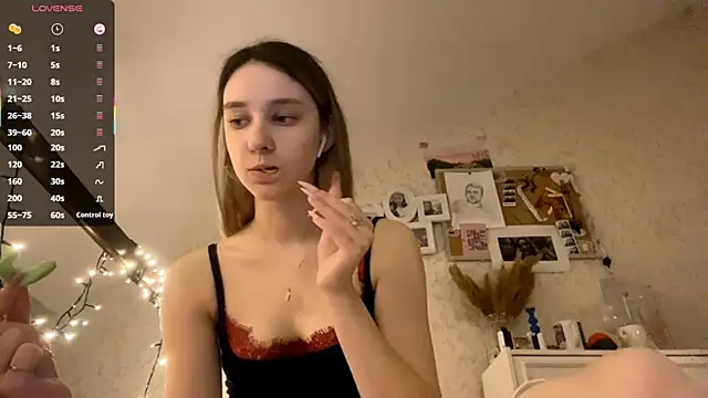 DanaCore online show from September 28, 2025, 8:47 pm