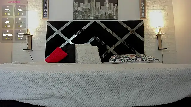 elenacooper1 online show from November 5, 2025, 5:24 pm