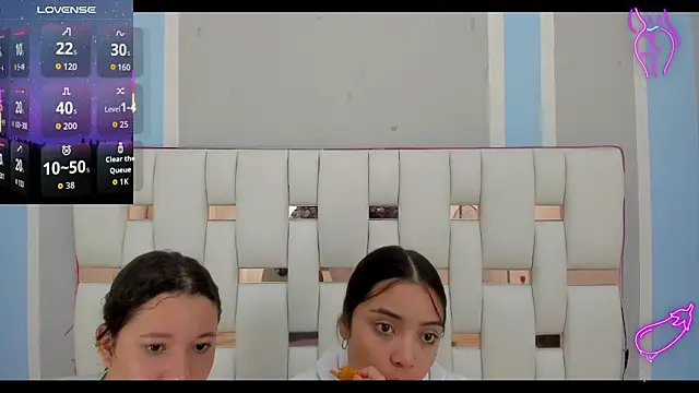 elenacooper1 online show from November 26, 2025, 1:23 pm