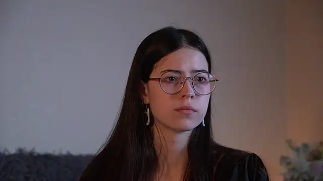 ywixos online show from September 20, 2025, 9:21 am