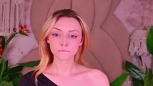 CindyFors online show from September 11, 2025, 9:04 pm