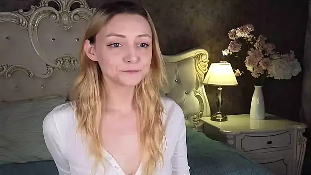 CindyFors online show from September 13, 2025, 8:41 pm