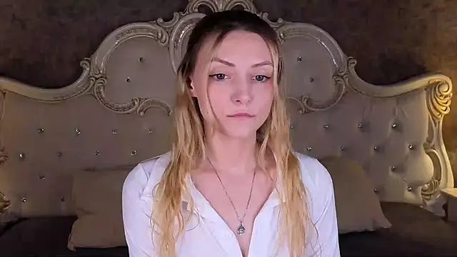 CindyFors online show from September 28, 2025, 8:58 pm