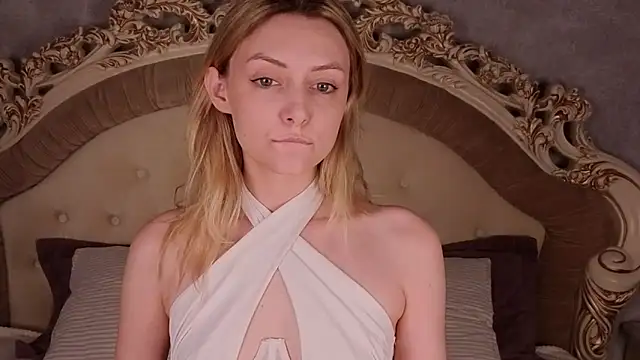 CindyFors online show from October 19, 2025, 8:53 pm